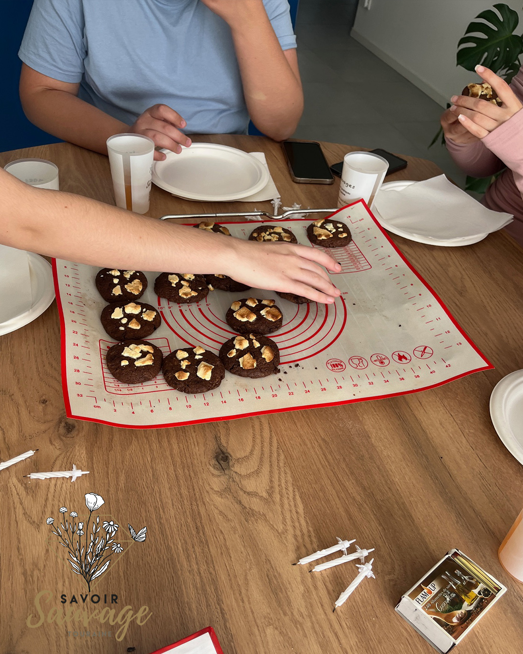 Organiser un anniversaire gourmand pour enfants avec un atelier pâtisserie